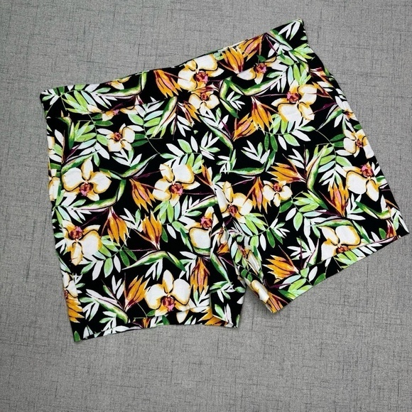 White House Black Market Tropical Floral Print Pull On Stretch Shorts Size 6 - Picture 2 of 6